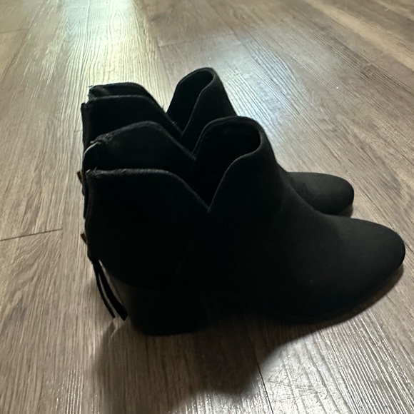 Forever21 Brand Black Suede Ankle Boots with Zipper - Picture 3 of 5
